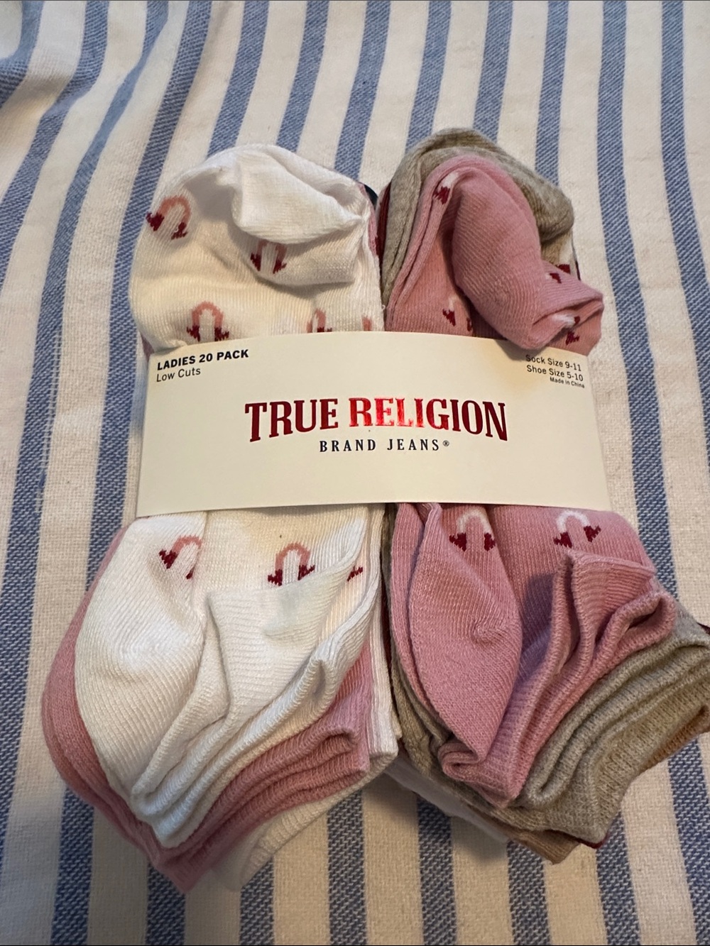True Religion Ladies 20-Pack Low Cut Socks - White, Pink, Tan NWT